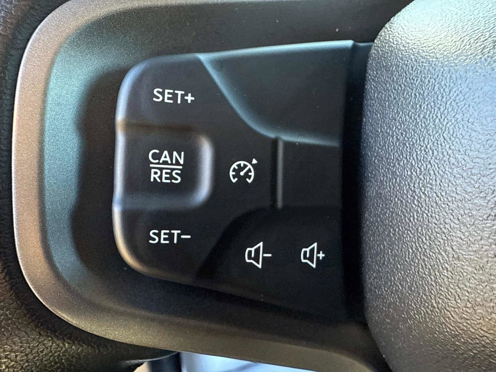 Used 2024 Ford Bronco Big Bend image 28