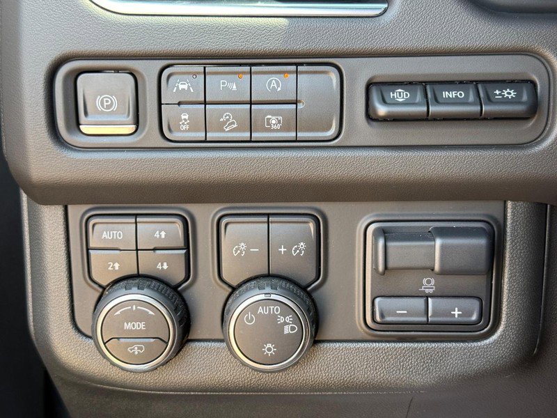 Used 2023 Chevrolet Tahoe High Country image 26