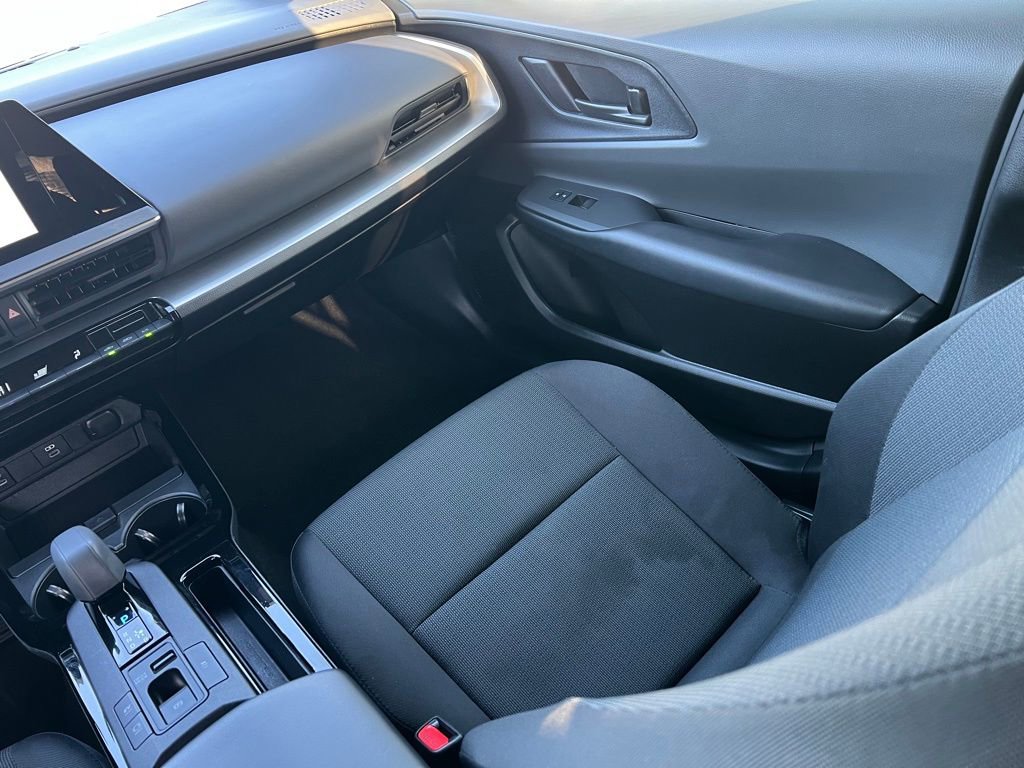 Used 2025 Toyota Prius LE image 16