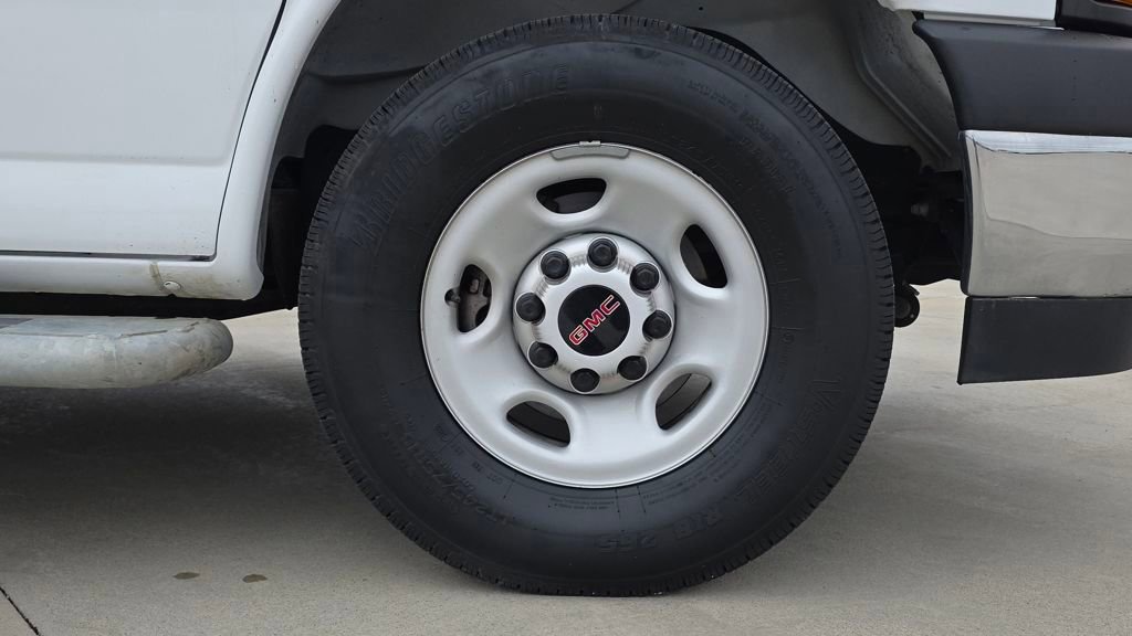 Used 2024 GMC Savana 2500 w/ Driver Convenience Package image 12