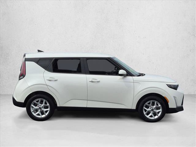 Used 2023 Kia Soul S FWD image 4