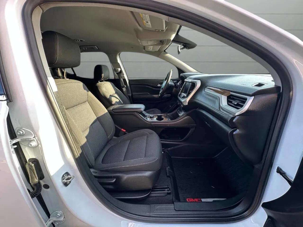 Used 2021 GMC Acadia SLE w/ Driver Convenience Package AWD/4WD image 11