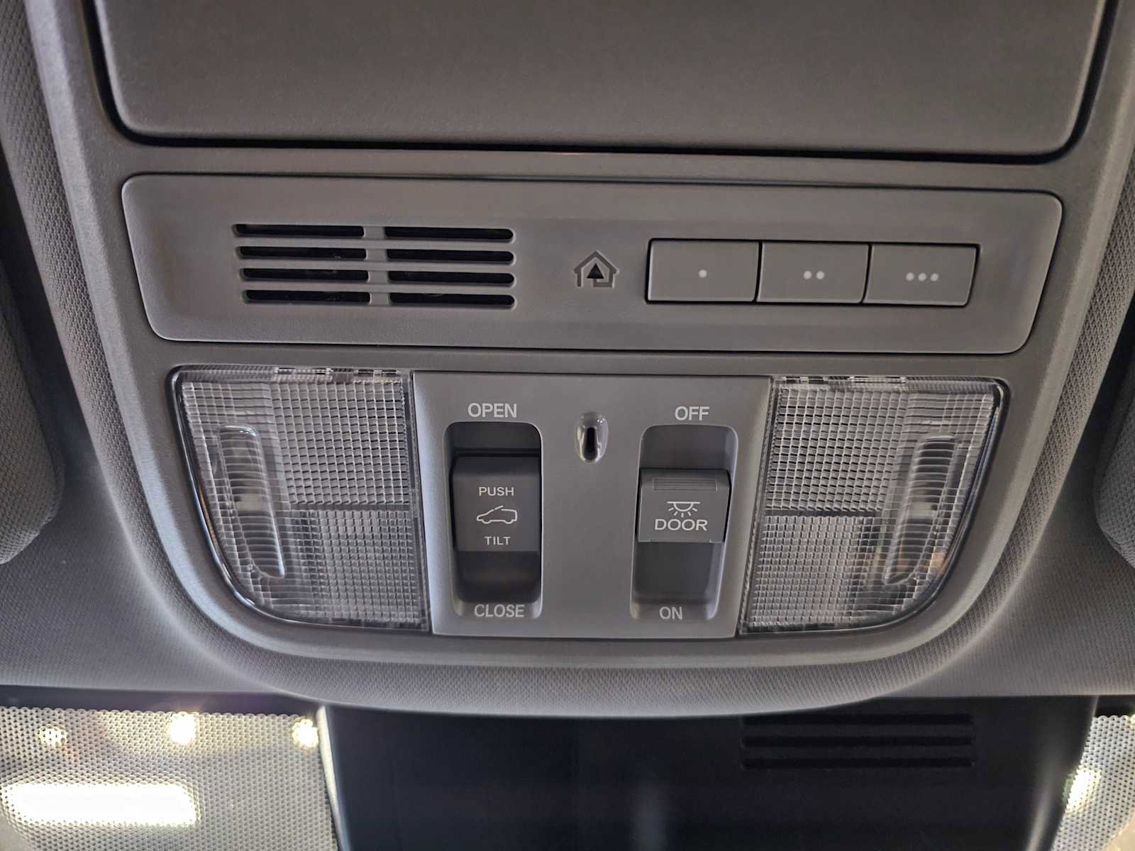 Used 2022 Honda CR-V Touring image 34