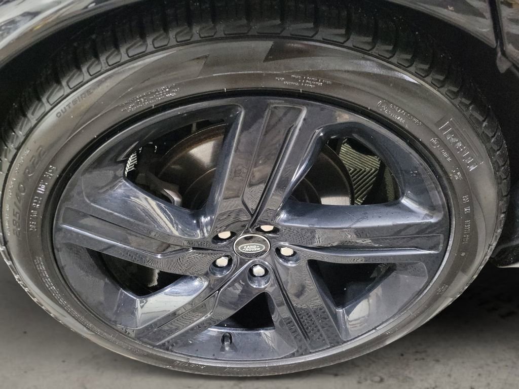 Used 2022 Land Rover Discovery HSE R-Dynamic image 12