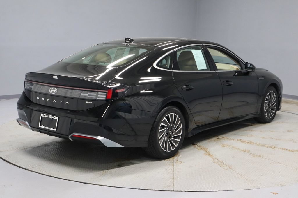 Used 2025 Hyundai Sonata Limited FWD image 18