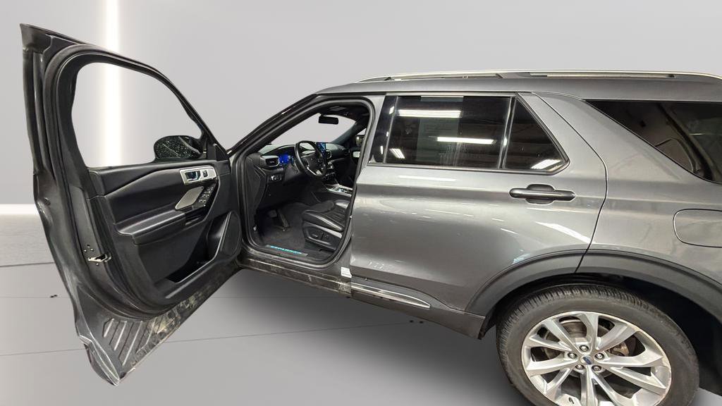 Used 2022 Ford Explorer Platinum w/ Equipment Group 601A image 13