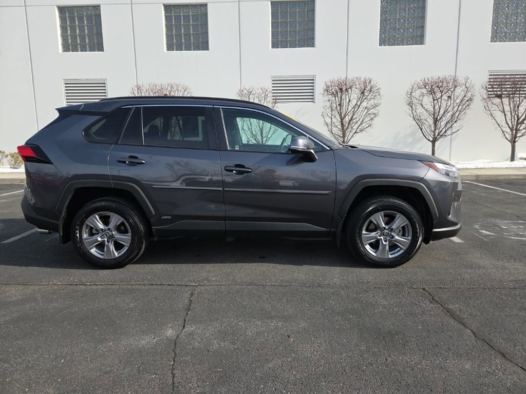 Used 2024 Toyota RAV4 LE image 9