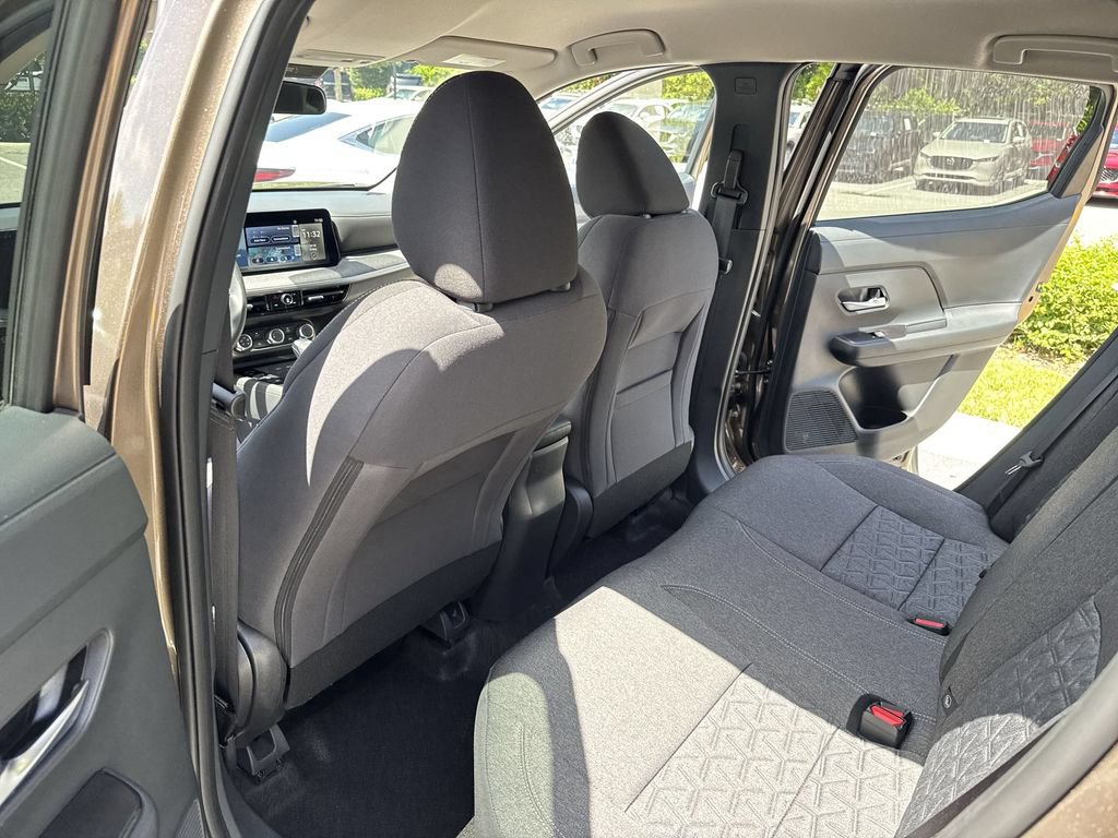 Used 2025 Nissan Kicks SV FWD image 34