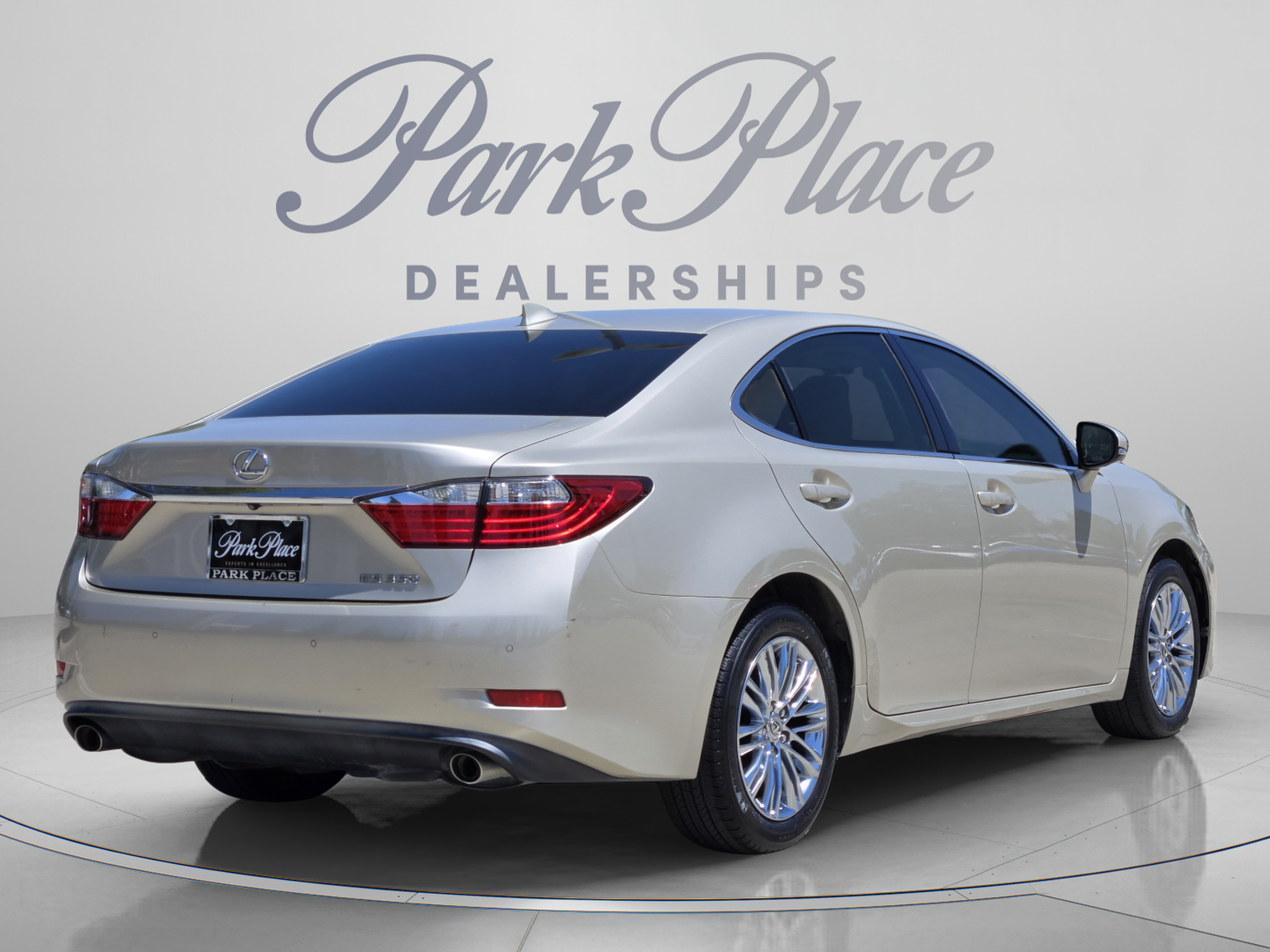 Used 2015 Lexus ES 350 w/ Luxury Package FWD image 5