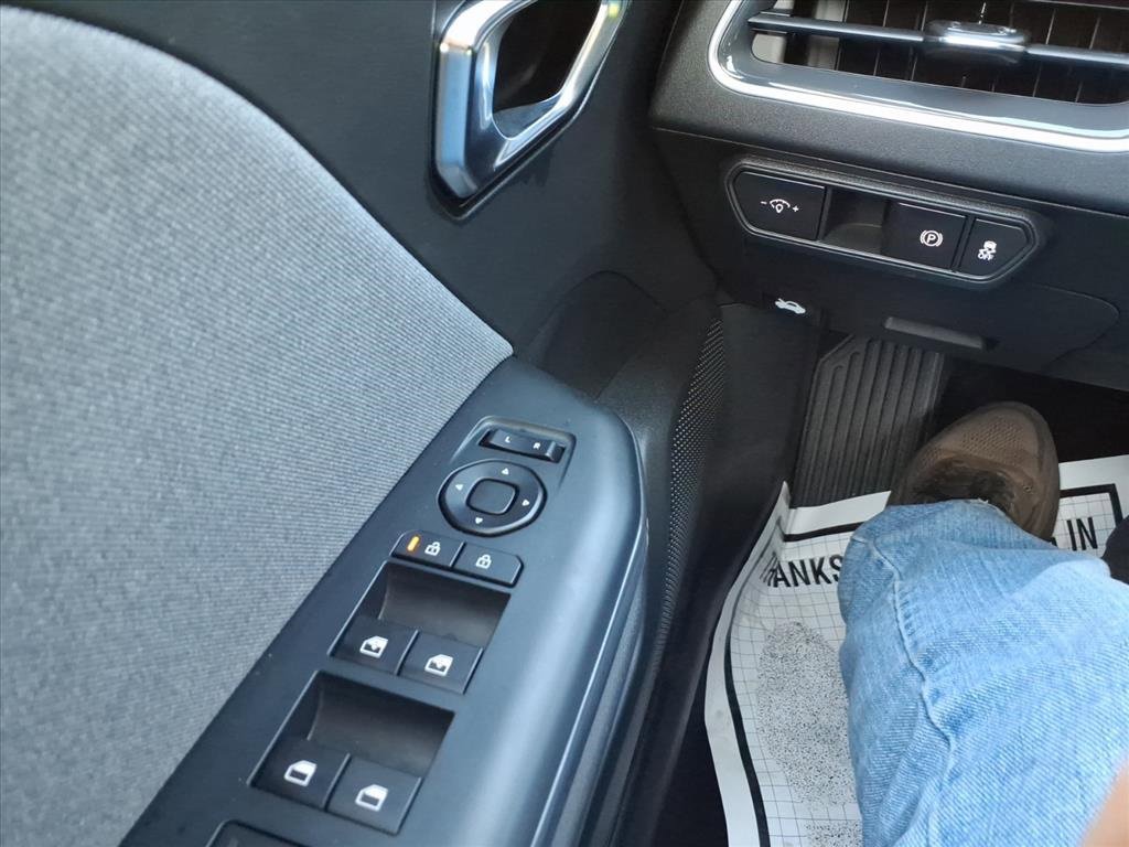 Used 2025 Kia K4 EX image 12