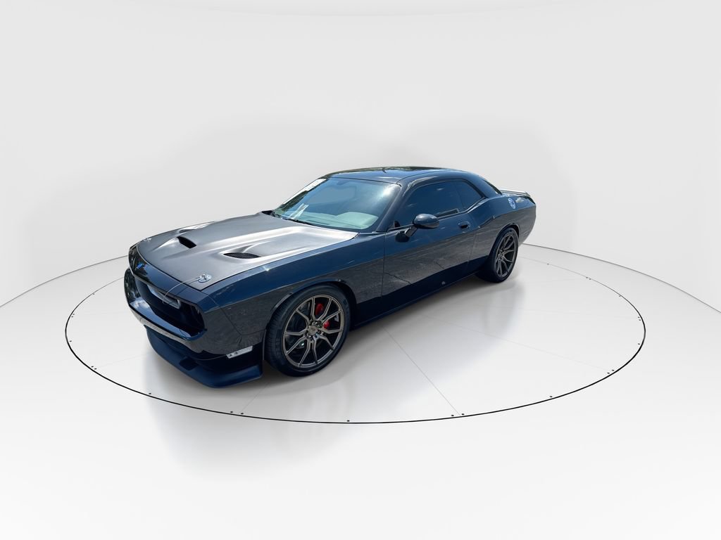 Used 2010 Dodge Challenger SRT8 RWD image 4