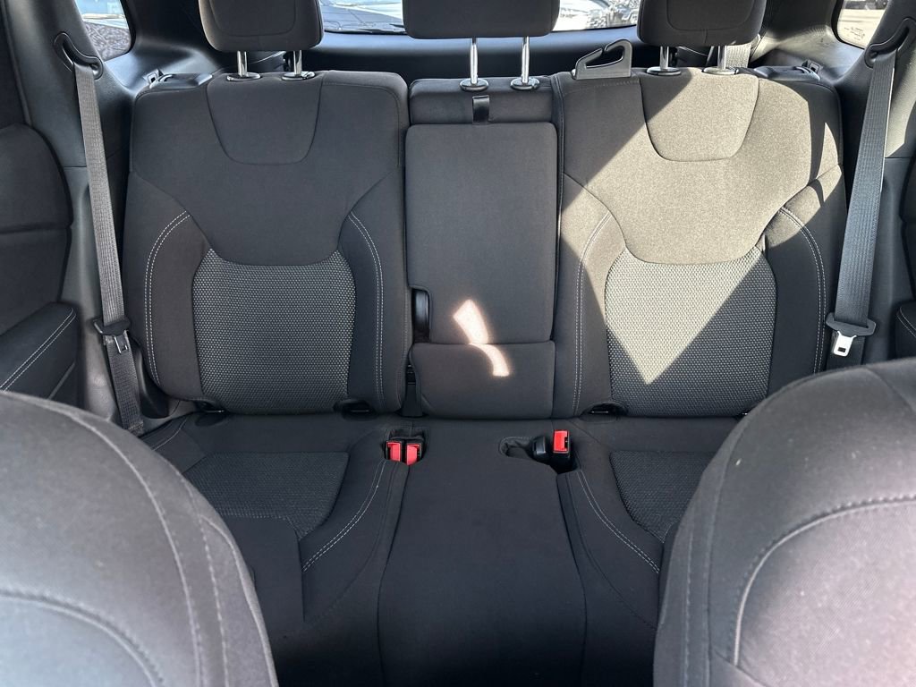 Used 2019 Jeep Cherokee Latitude w/ Popular Appearance Group image 24