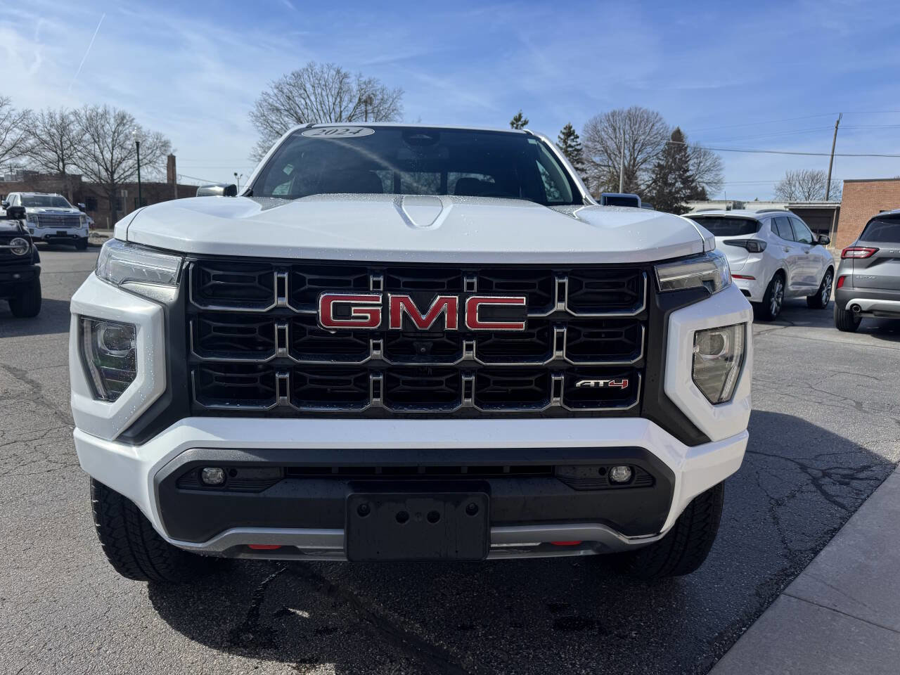 Used 2024 GMC Canyon AT4 w/ Technology Package AWD/4WD image 3