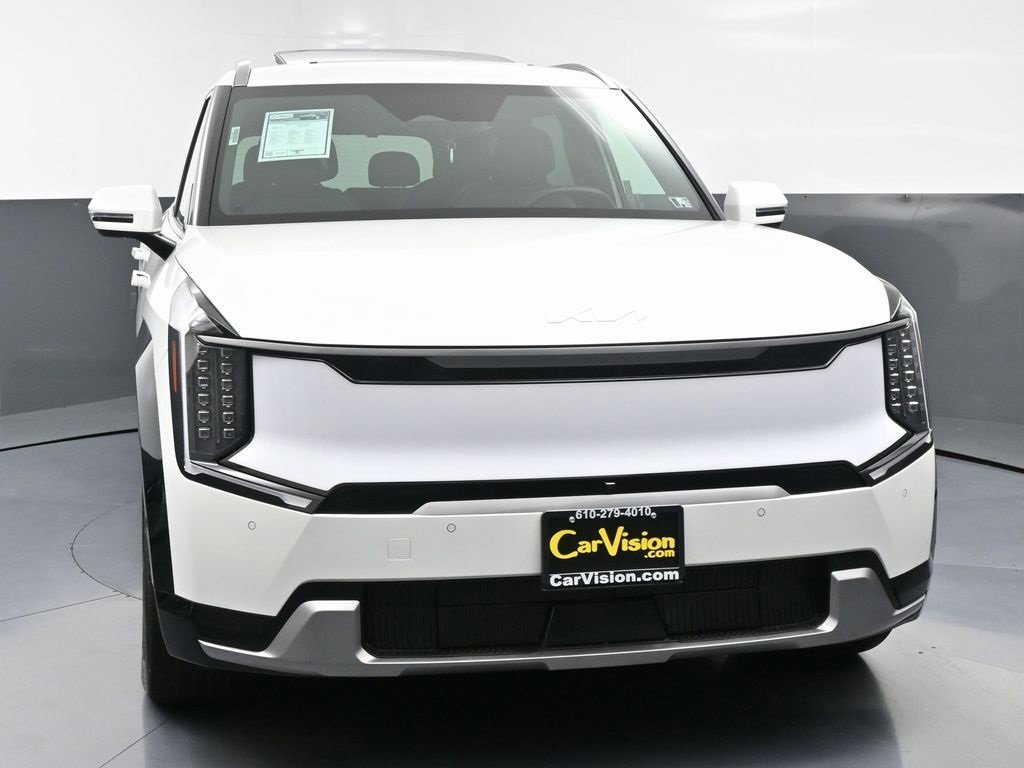 Used 2024 Kia EV9 Land image 4