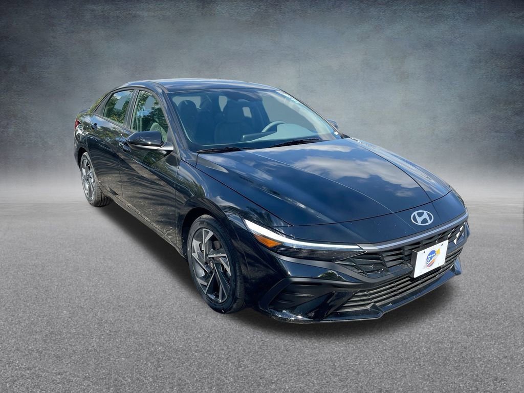 Used 2025 Hyundai Elantra Sport image 34