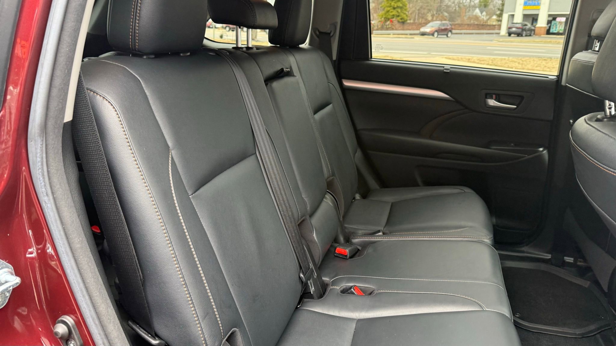 Used 2017 Toyota Highlander XLE image 25