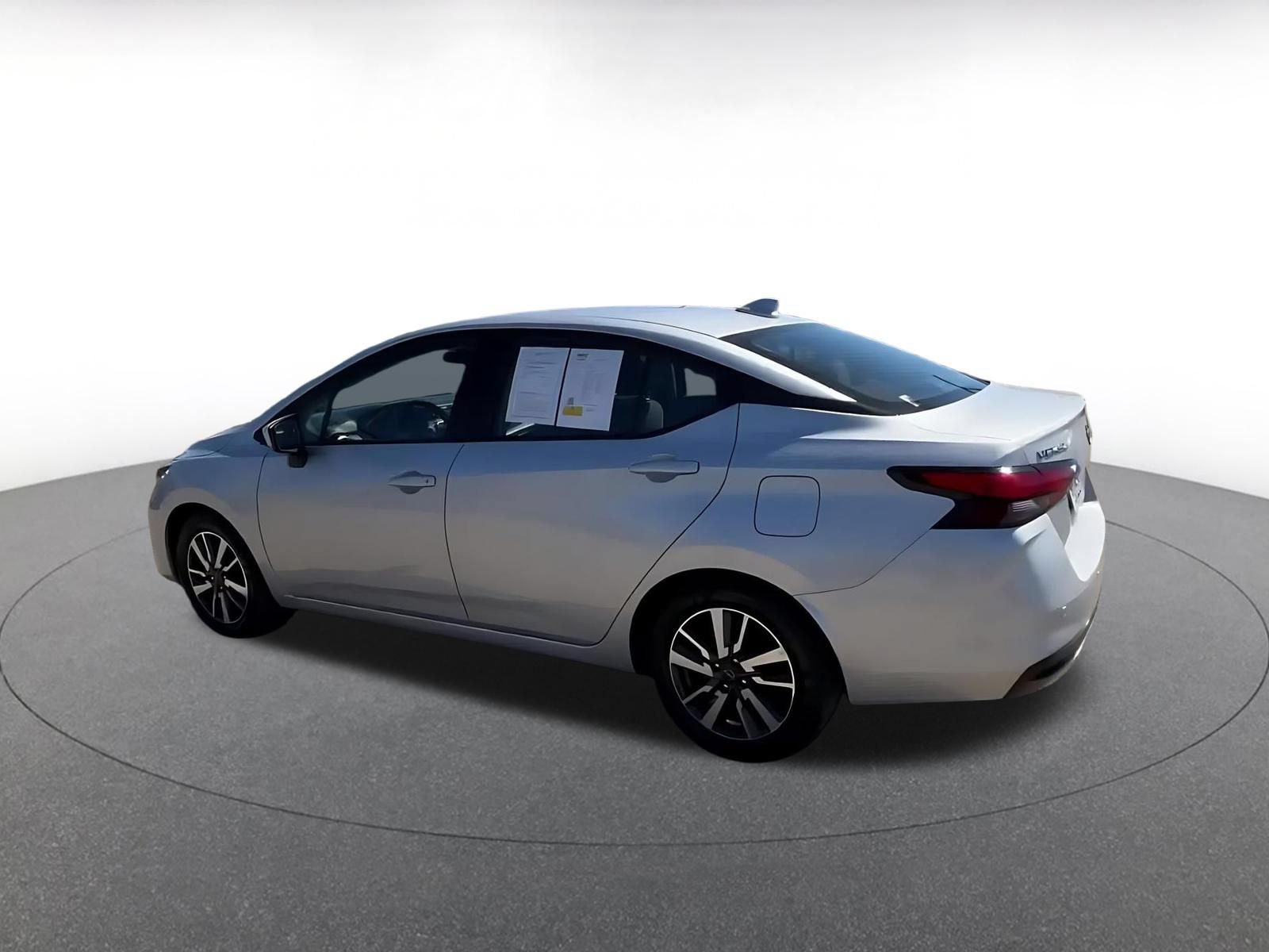 Used 2025 Nissan Versa SV FWD image 10