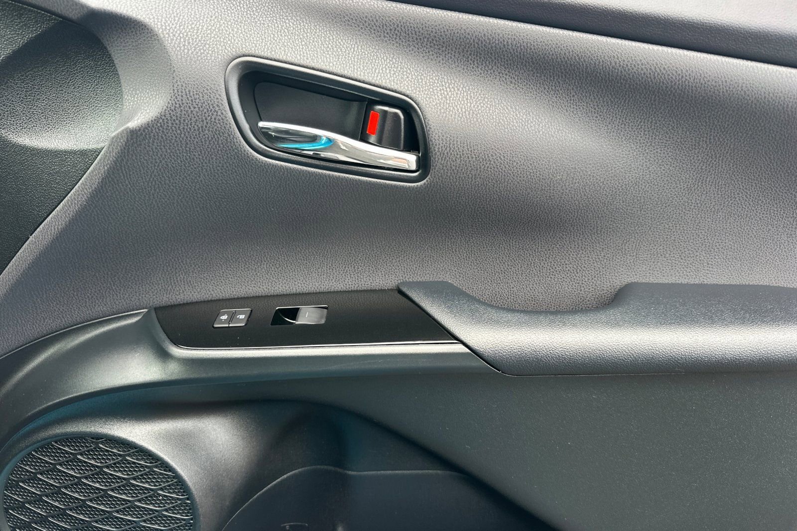 Used 2022 Toyota Prius Prime XLE image 21