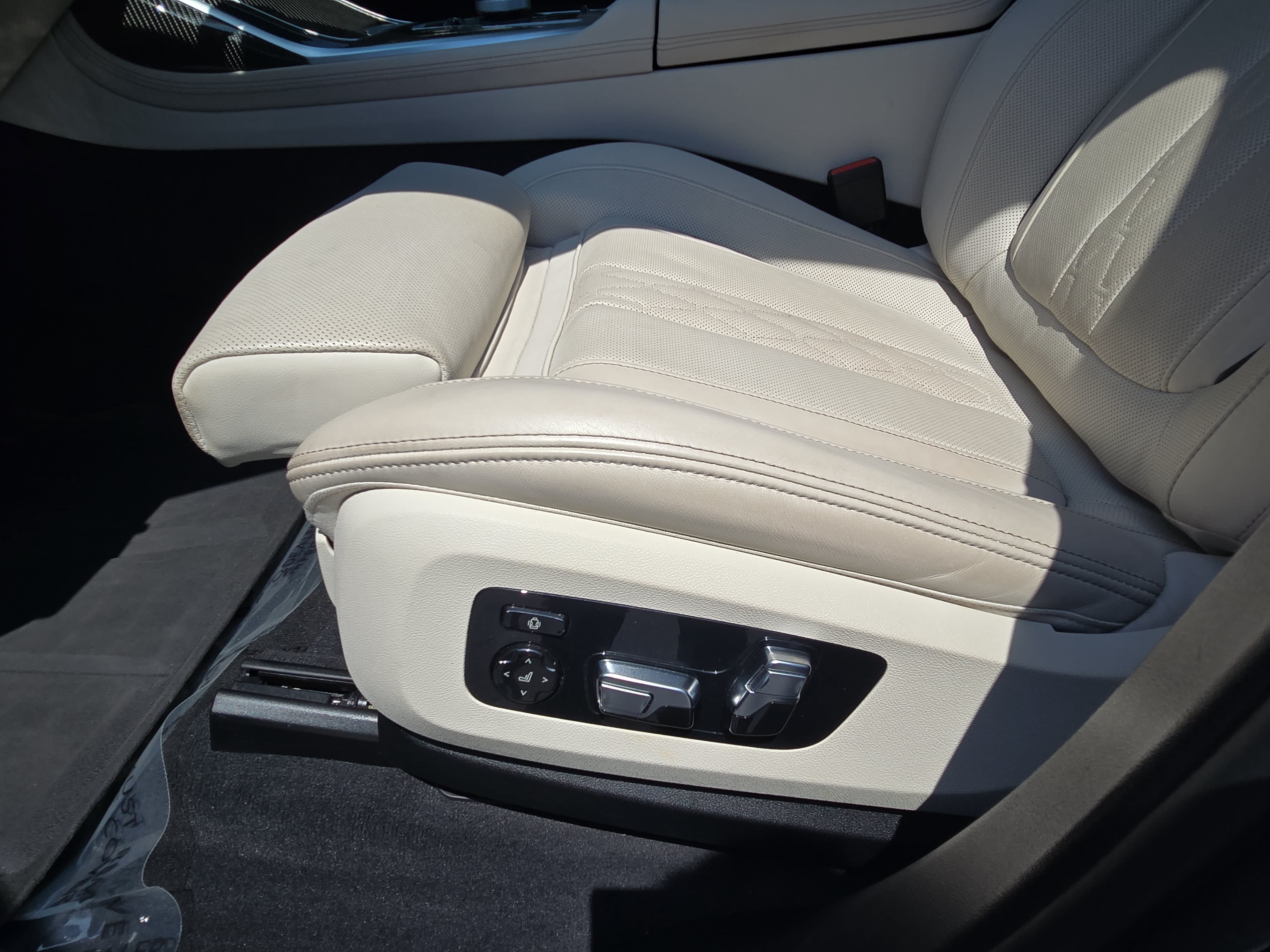 Used 2023 BMW X7 M60i w/ Executive Package AWD/4WD image 29