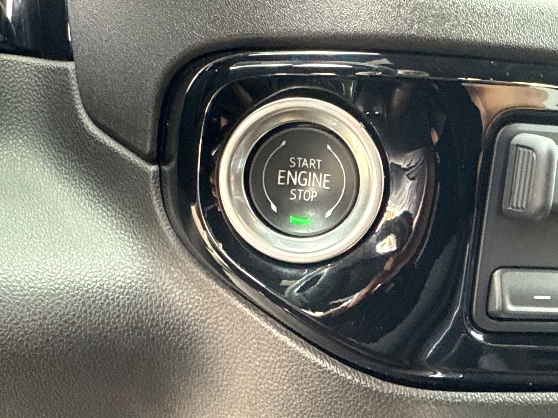 Used 2025 Chevrolet Silverado 3500 High Country w/ High Country Premium Package image 27