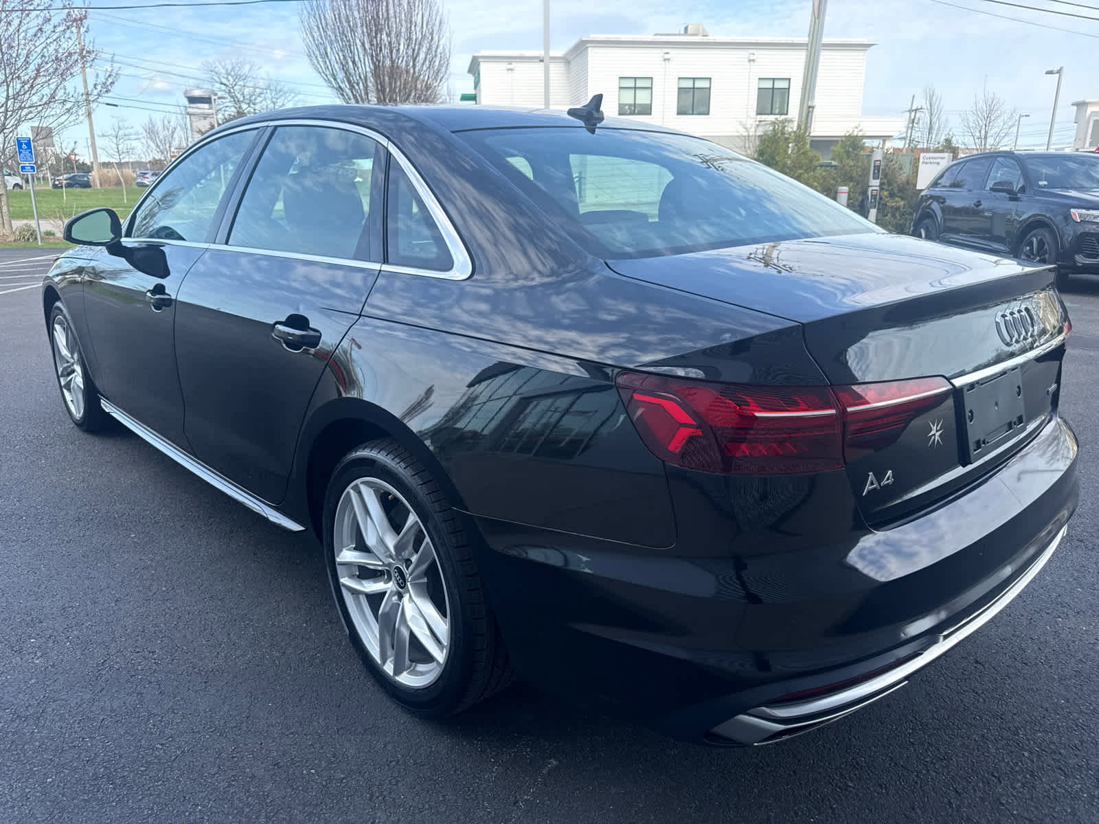 Used 2021 Audi A4 2.0T Premium Plus w/ Premium Plus Package image 6