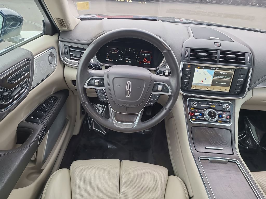 Used 2017 Lincoln Continental Reserve w/ Luxury Package image 27