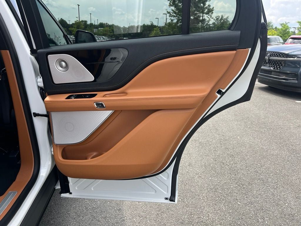 Certified 2026 Lincoln Aviator Black Label AWD/4WD image 22