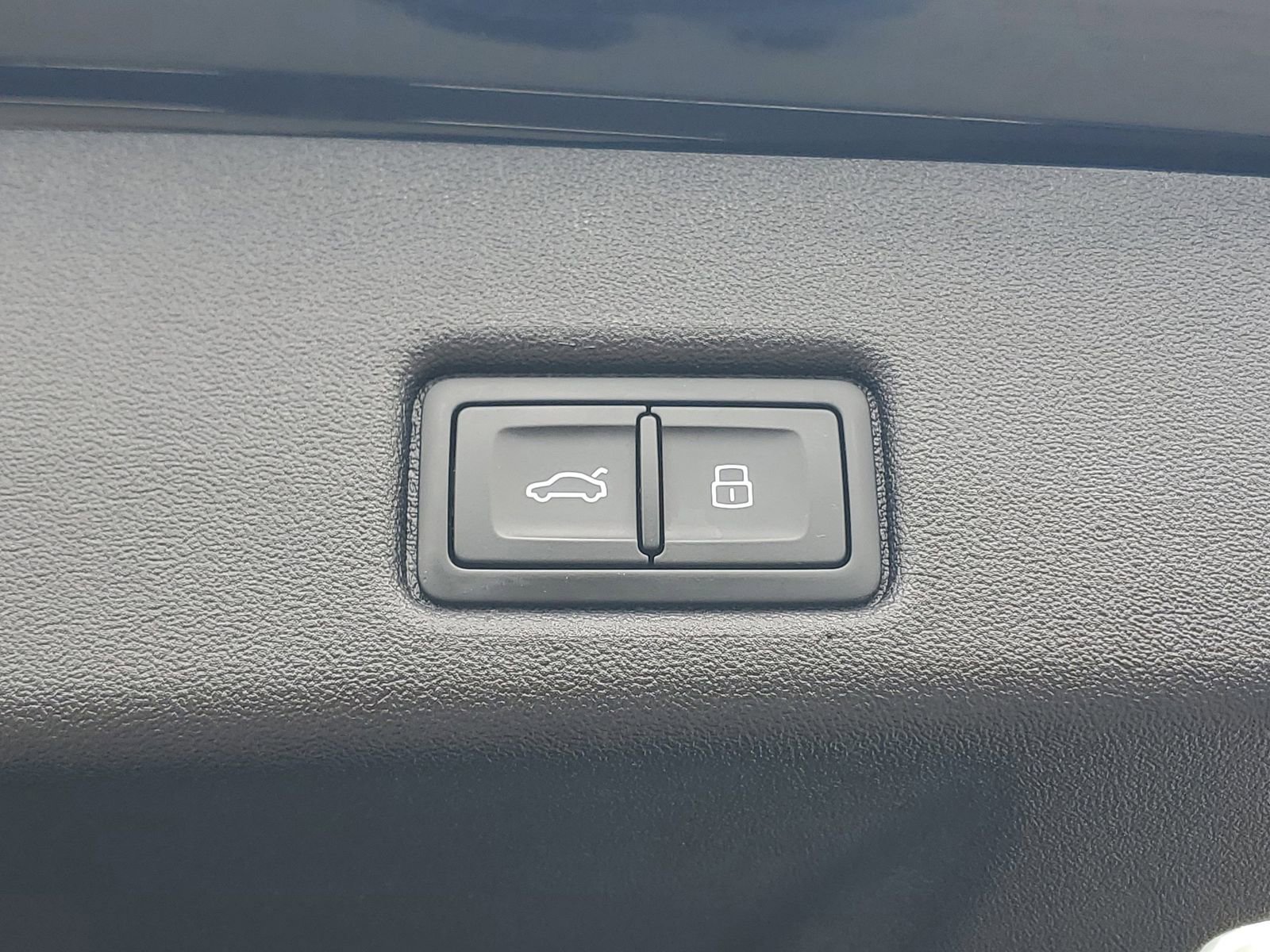 Used 2025 Audi Q5 Premium w/ Convenience Package AWD/4WD image 10