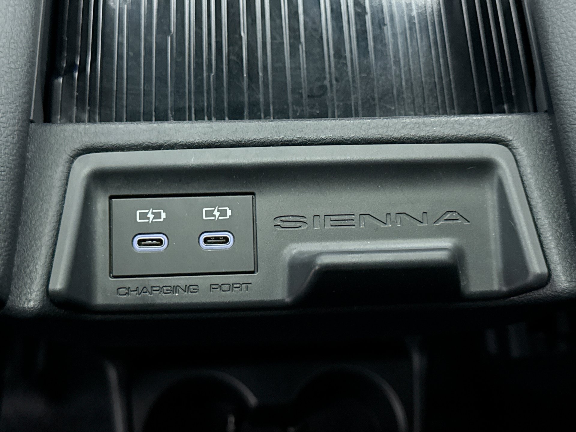 Used 2025 Toyota Sienna XLE Woodland Edition AWD/4WD image 21