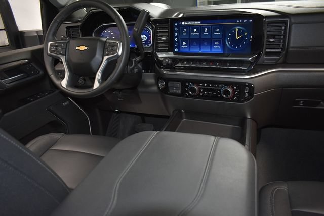 Certified 2026 Chevrolet Silverado 2500 LTZ w/ LTZ Premium Package AWD/4WD image 39