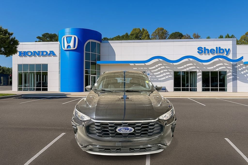 Used 2024 Ford Escape ST-Line image 3