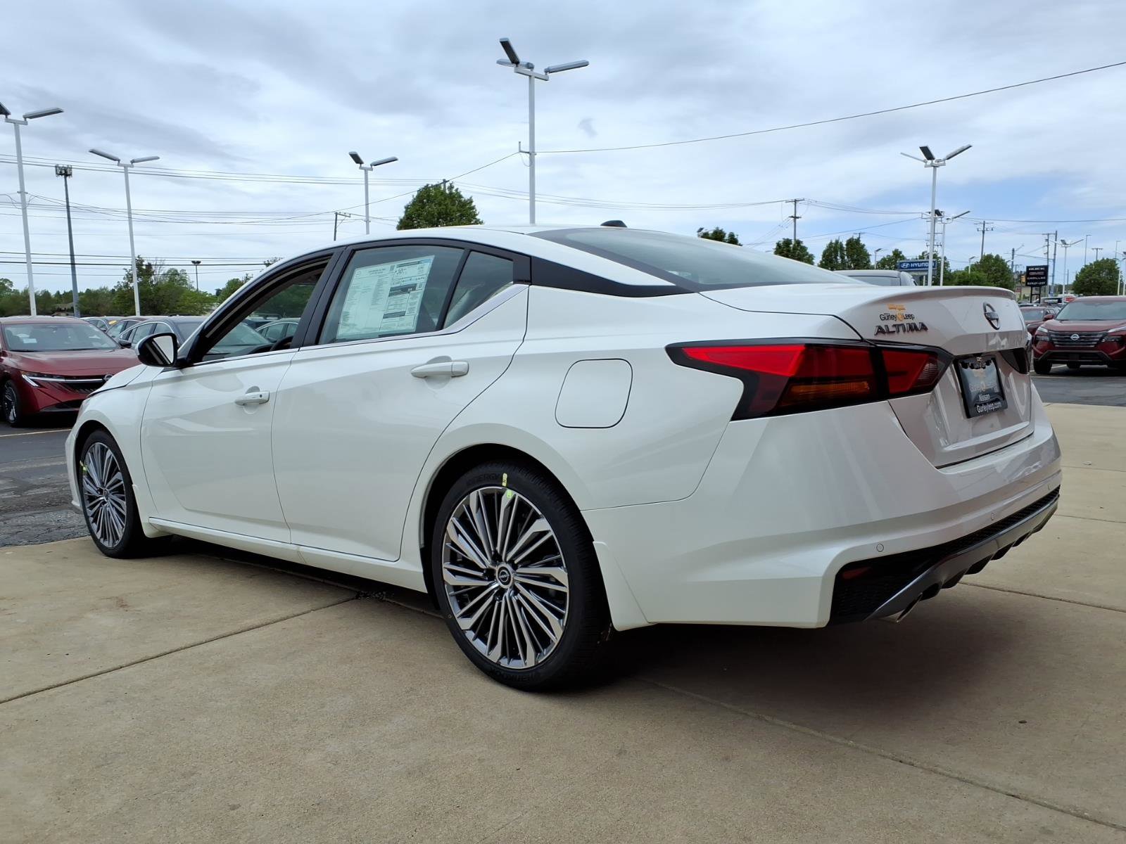 New 2026 Nissan Altima 2.5 SV w/ SV Premium Package FWD image 8