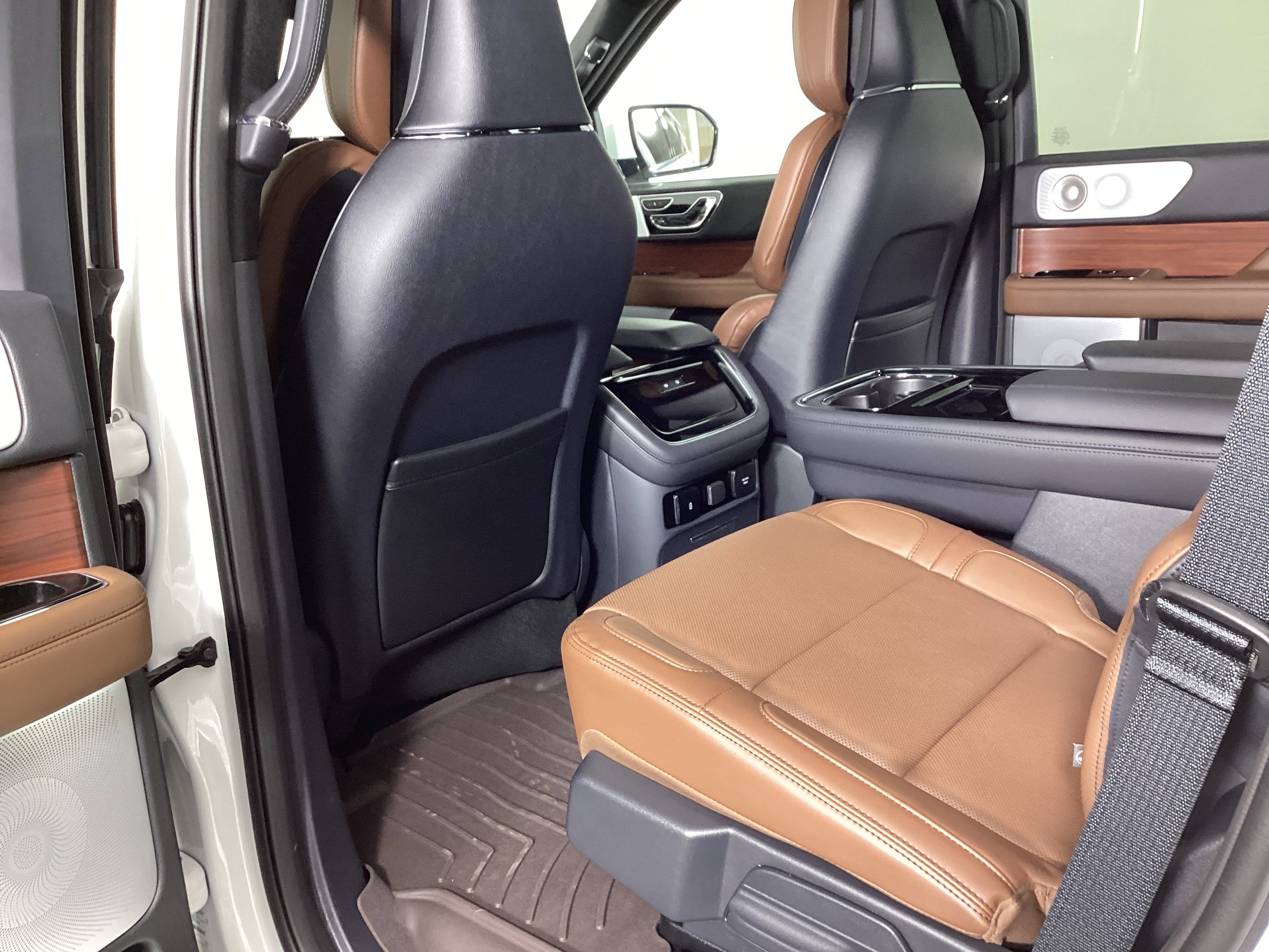Used 2024 Lincoln Navigator Reserve image 33