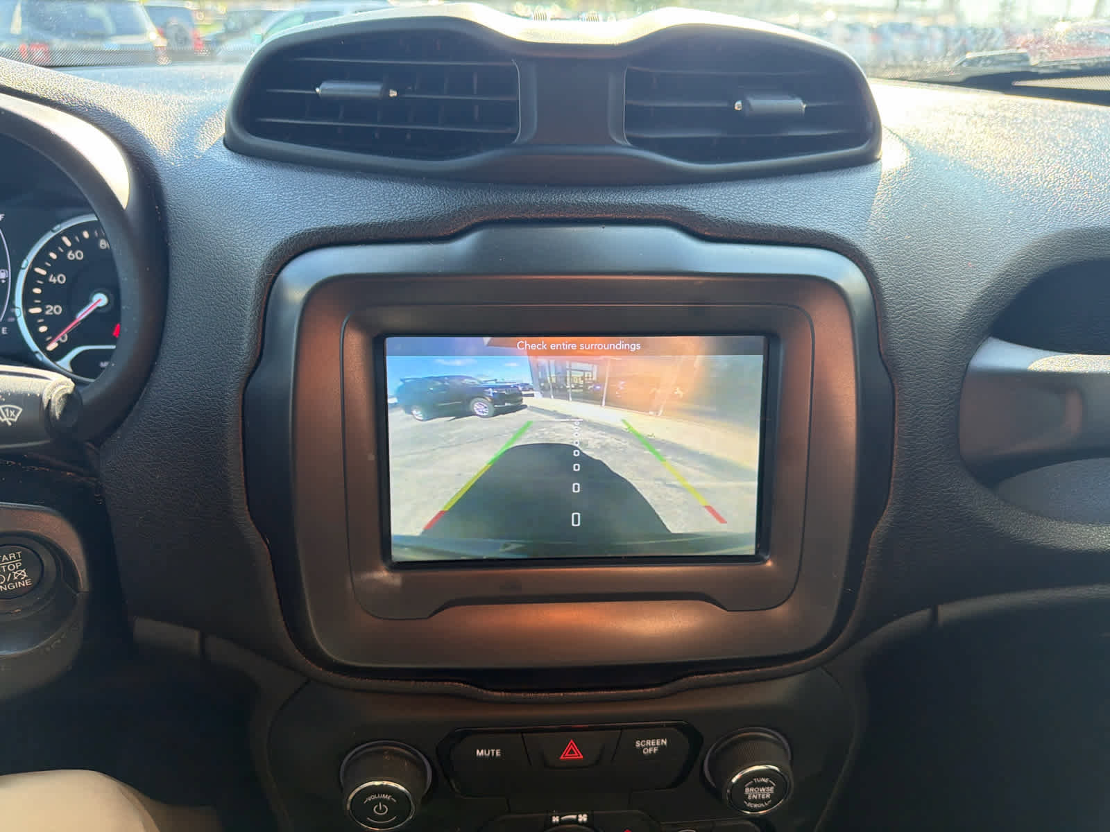 Used 2018 Jeep Renegade Latitude image 25