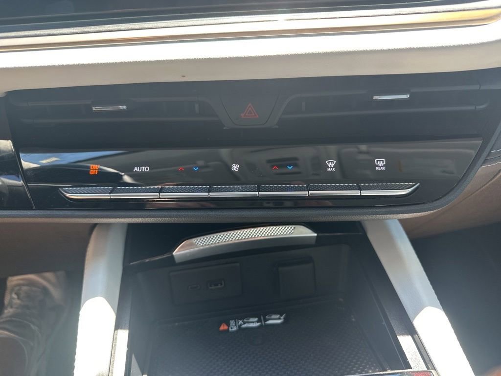 Used 2025 Buick Envision Avenir AWD/4WD image 24