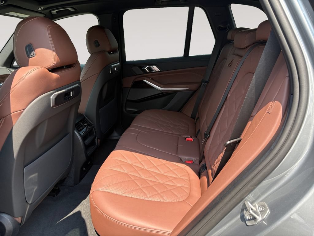 New 2026 BMW X5 xDrive40i w/ Premium Package AWD/4WD image 13