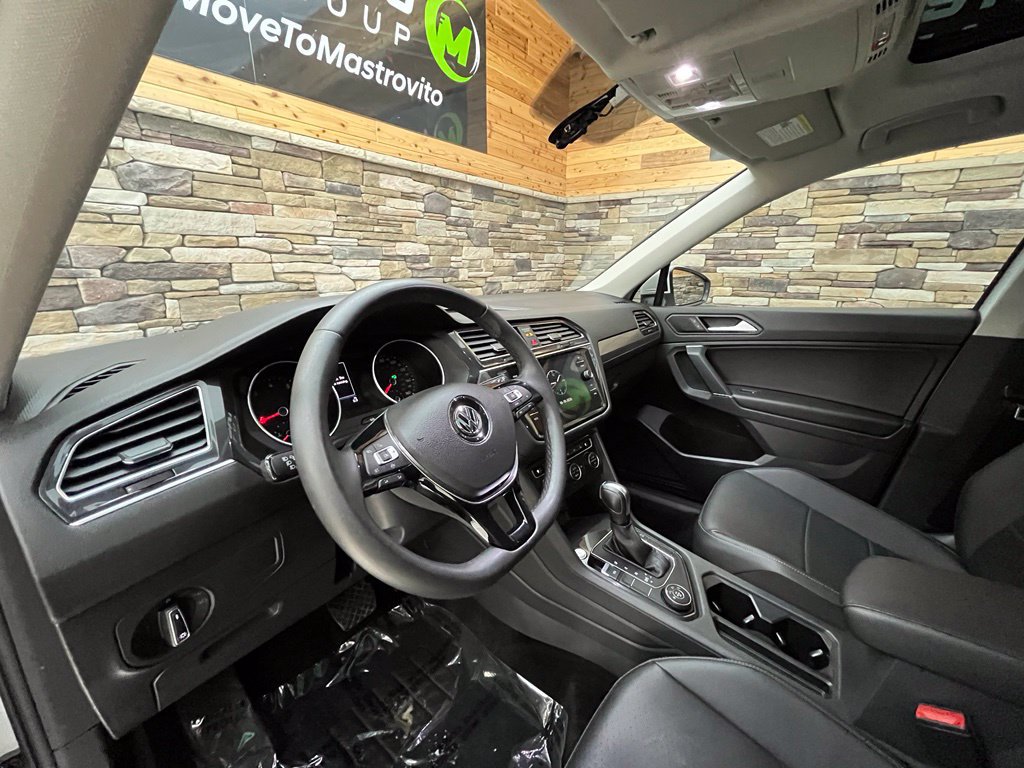 Used 2020 Volkswagen Tiguan SE w/ Panoramic Sunroof Package AWD/4WD image 20