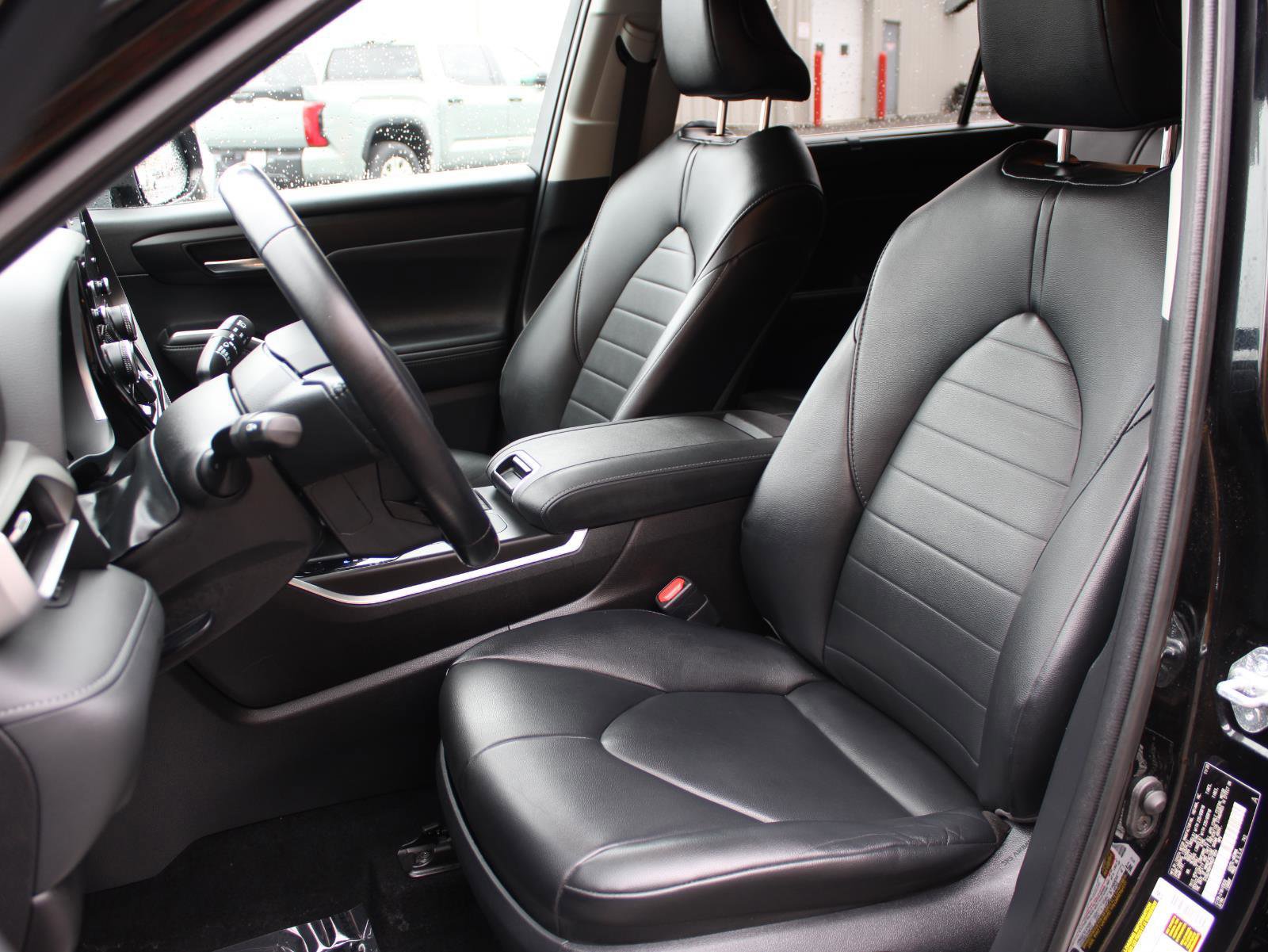 Certified 2021 Toyota Highlander XLE image 14