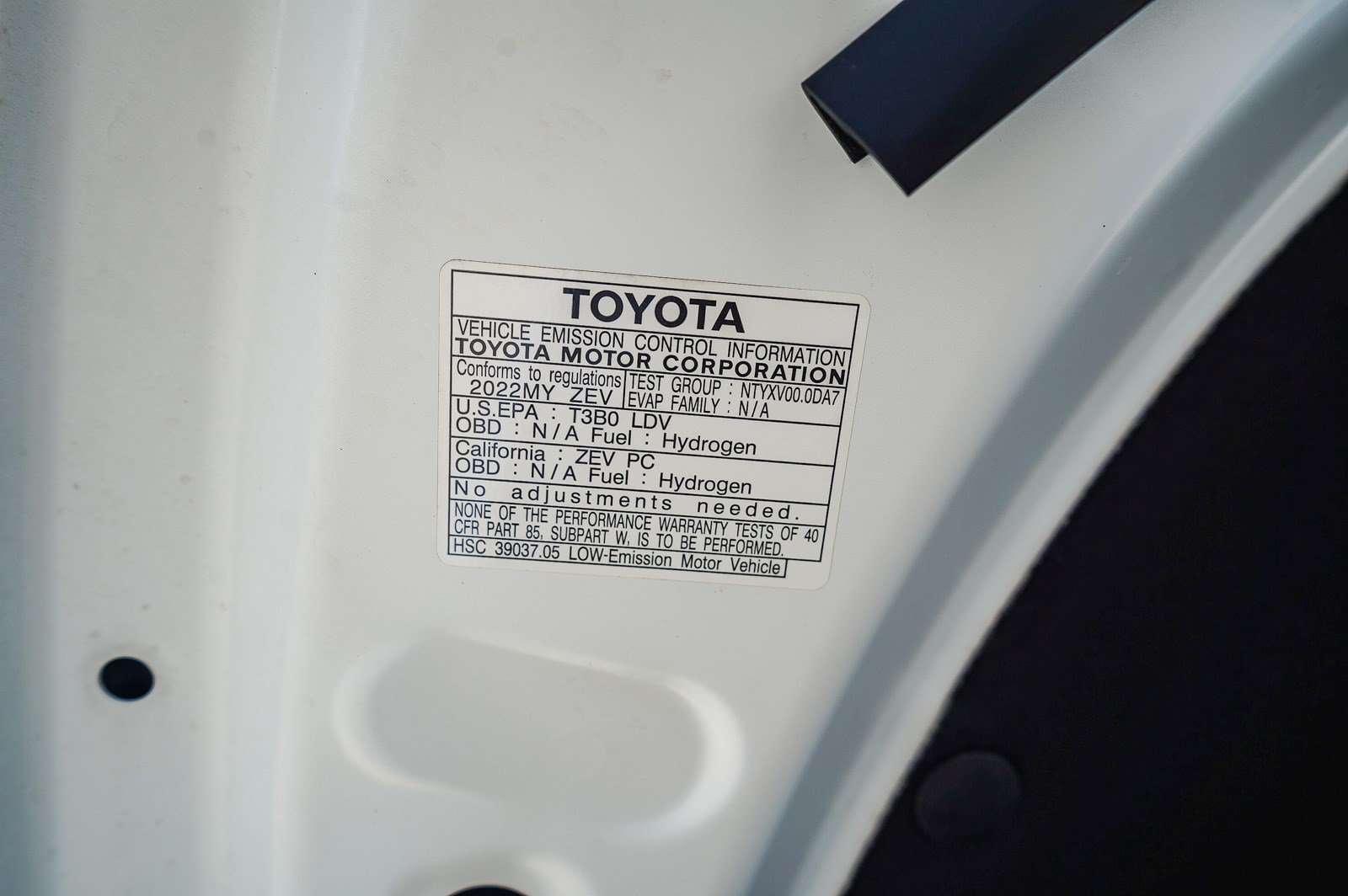 Certified 2022 Toyota Mirai w/ Advanced Technology Package RWD image 27
