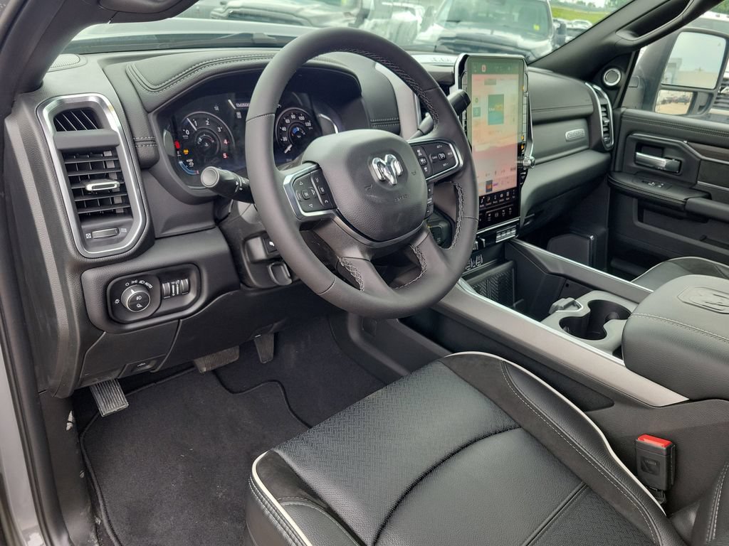 New 2026 RAM 2500 Laramie AWD/4WD image 13