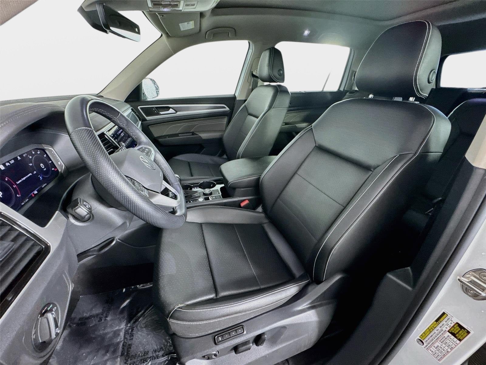 Used 2023 Volkswagen Atlas SEL R-Line AWD/4WD image 12