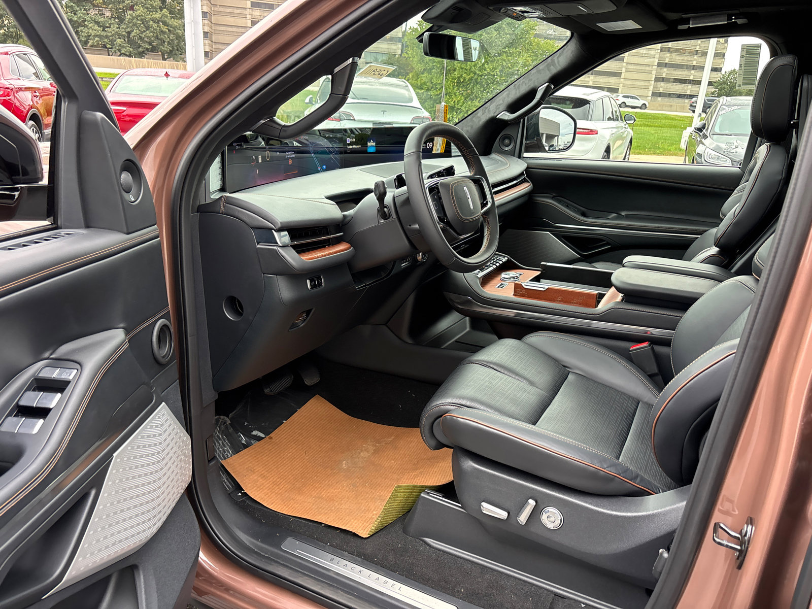 New 2025 Lincoln Navigator L Black Label image 25