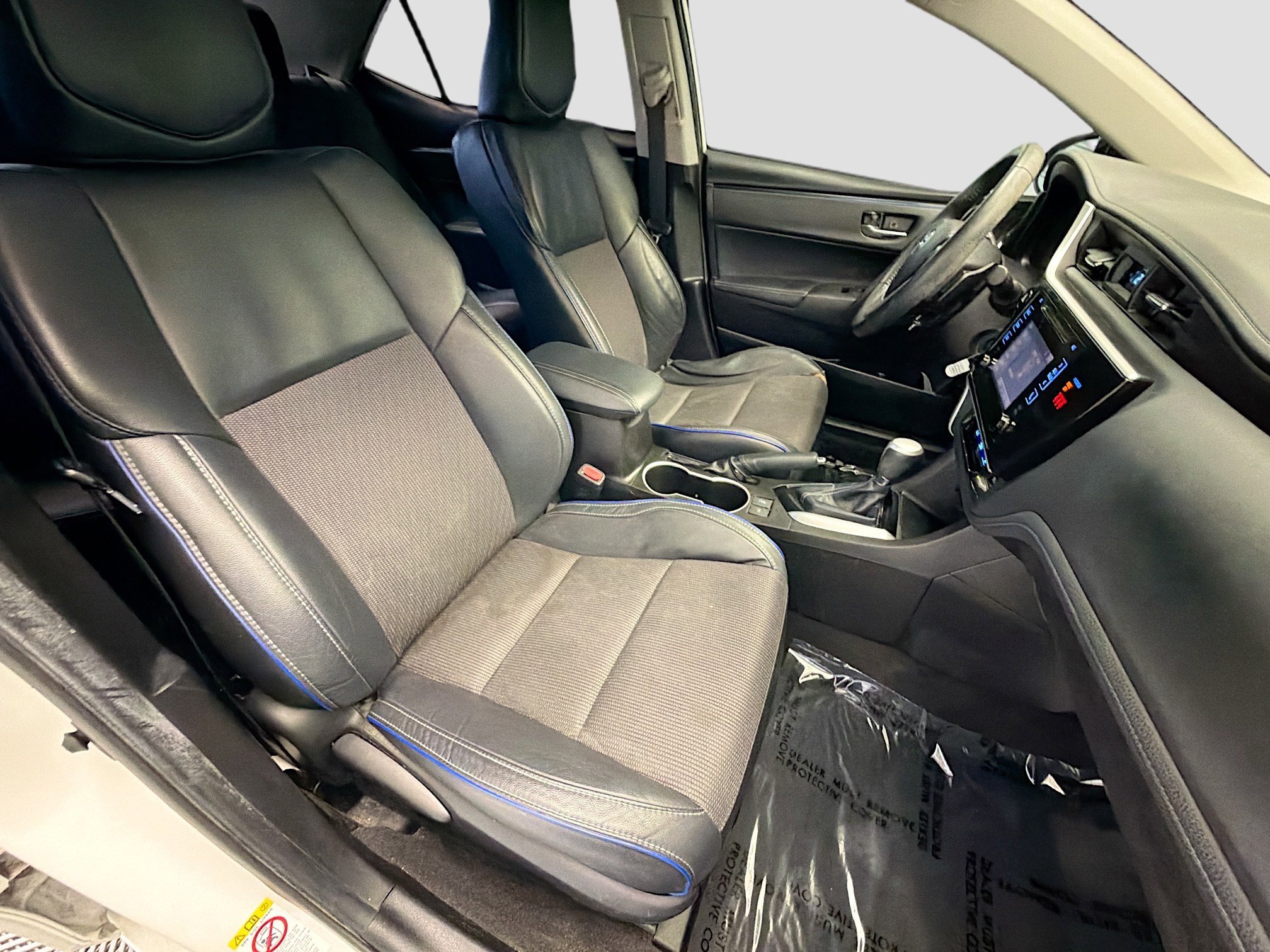 Used 2018 Toyota Corolla SE w/ Carpet Mat Package (TMS) FWD image 14