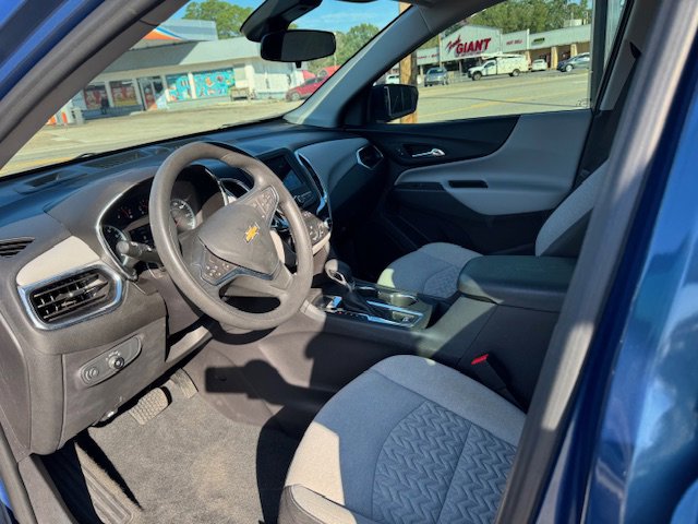 Used 2024 Chevrolet Equinox LS w/ Driver Confidence II Package FWD image 9