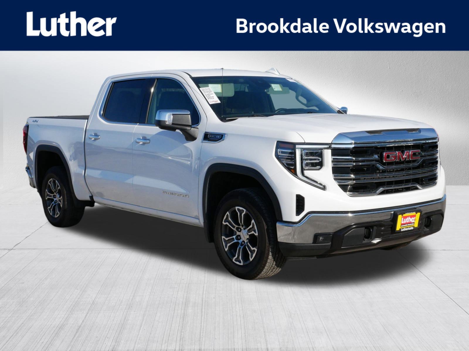 Used 2025 GMC Sierra 1500 SLT AWD/4WD image 1
