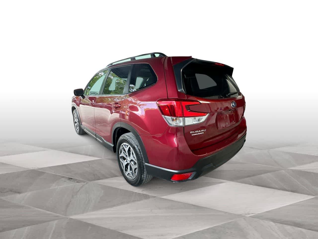 Used 2023 Subaru Forester Premium AWD/4WD image 6