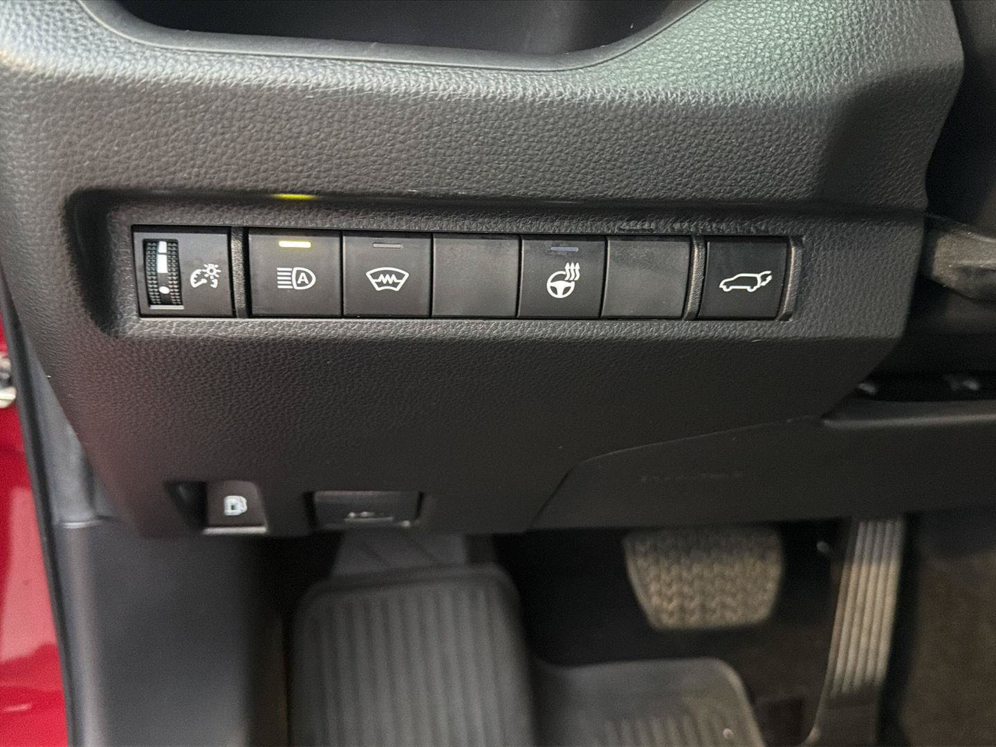 Certified 2023 Toyota RAV4 XLE Premium AWD/4WD image 19