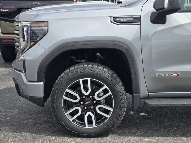 Used 2025 GMC Sierra 1500 AT4 w/ AT4 Premium Package AWD/4WD image 8