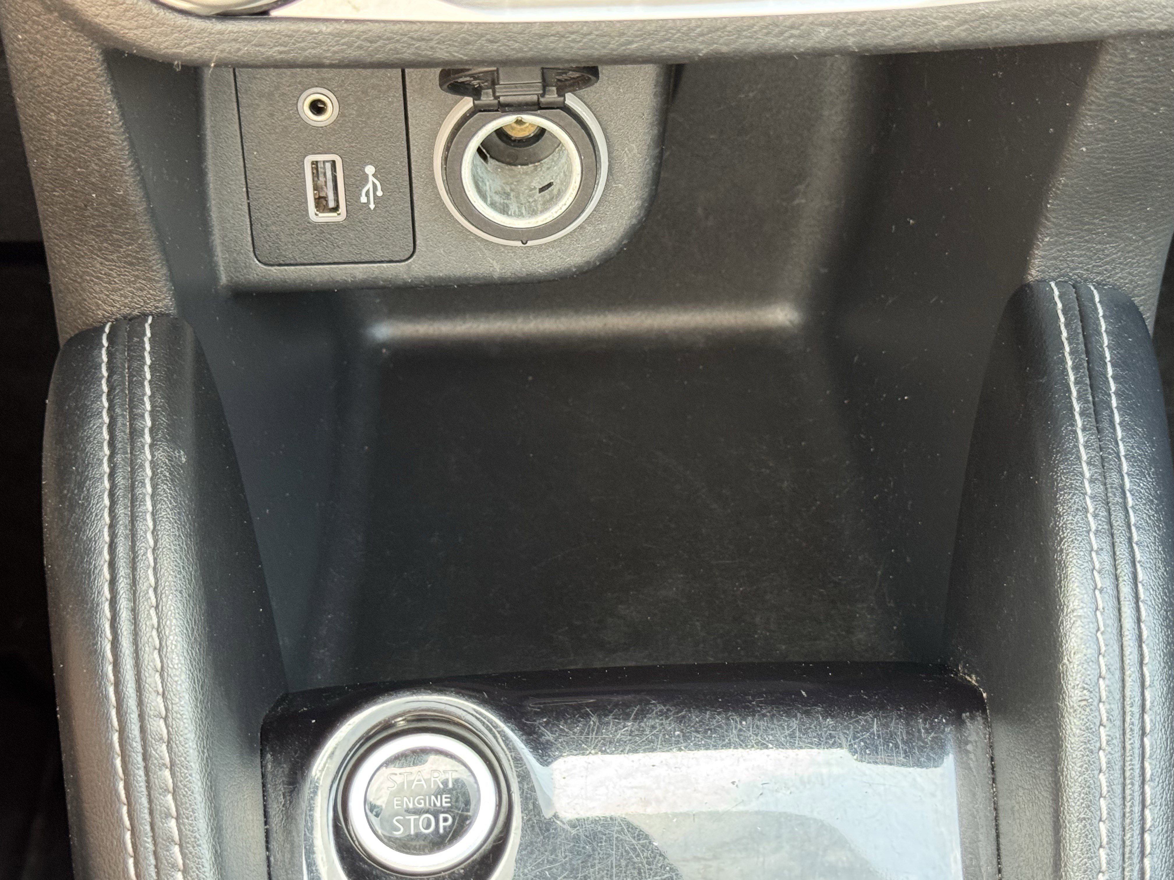 Used 2020 Nissan Kicks SR image 21