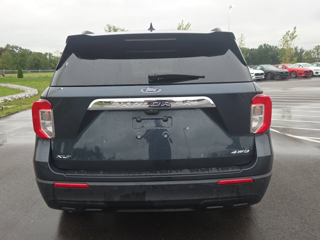 Used 2023 Ford Explorer XLT AWD/4WD image 8